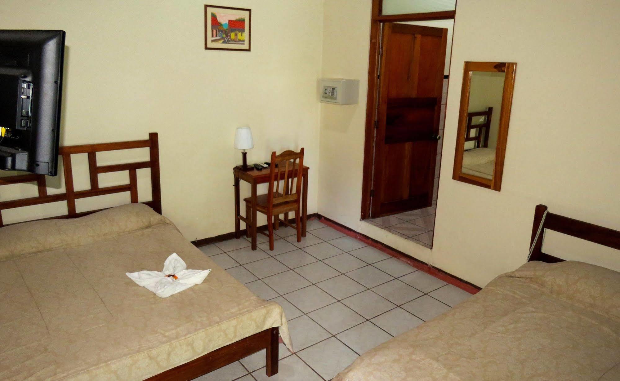 Hotel Befox Adventure La Fortuna Exterior foto
